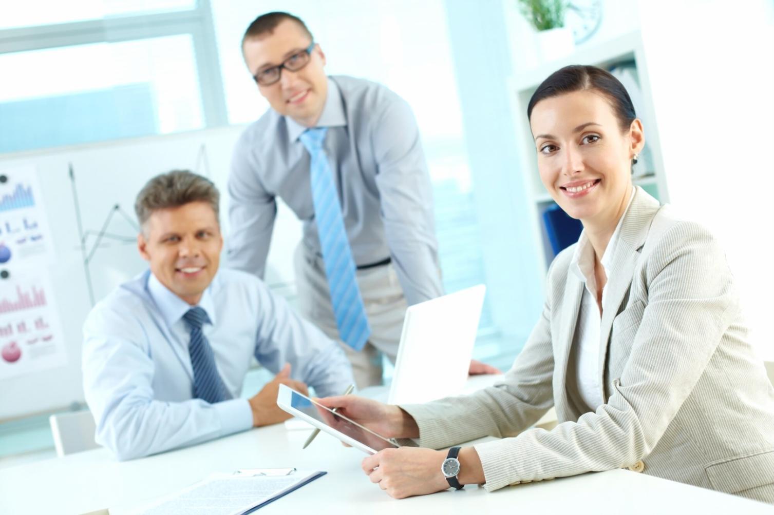 Teammeetings und kollaborative Arbeitsweise bei bruniloqarin